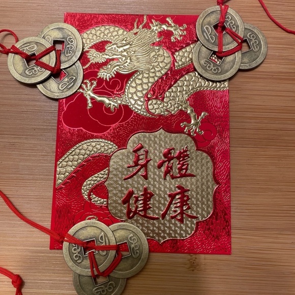 Chinese New Year of the Dragon 2024 Red Money Envelope 3 Feng Shui Coins - Picture 4 of 12